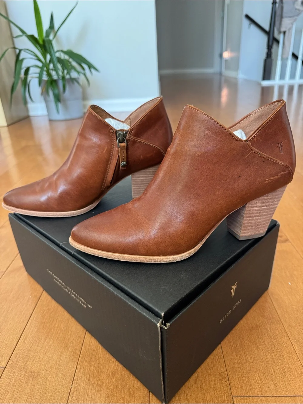 NWT Frye Reed Shootie Leather Booties in 8